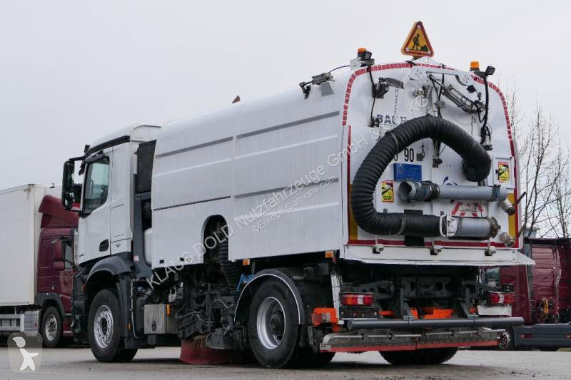 Utilaje pentru drumuri Mercedes