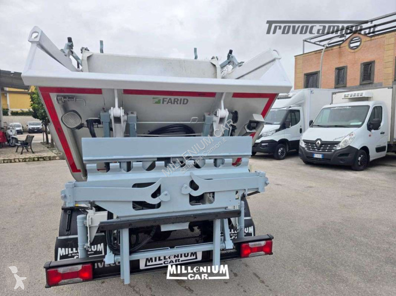 Veicolo per la pulizia delle strade Iveco 35-14...
