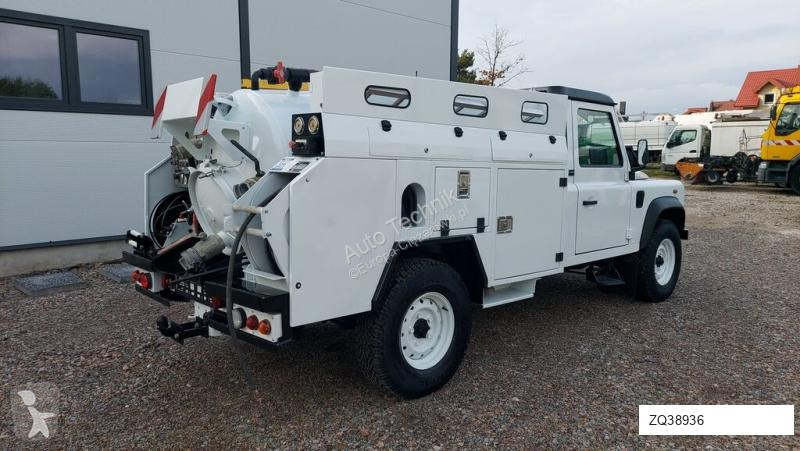 Utilaje pentru drumuri Land Rover RIVARD Bora