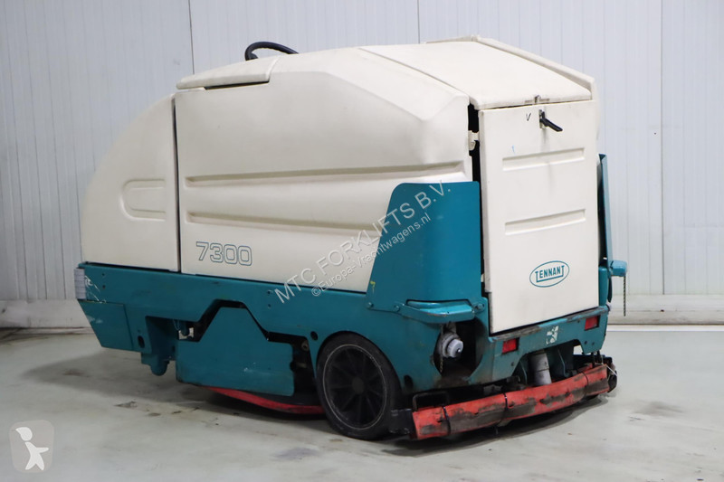 Silniční stroje Tennant 7300E