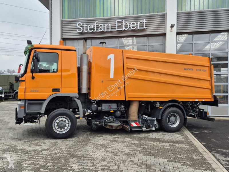 Silniční stroje Mercedes 2032 A 4x4 Bucher STKF...
