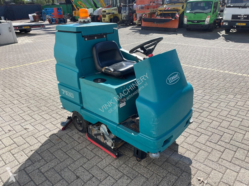 Echipament de curățare Tennant 7100
