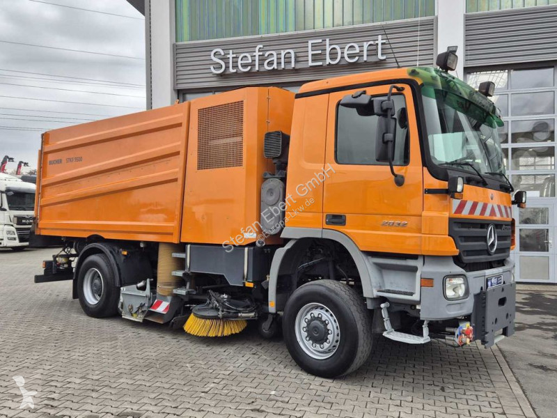 Silniční stroje Mercedes 2032 A 4x4 Bucher STKF...