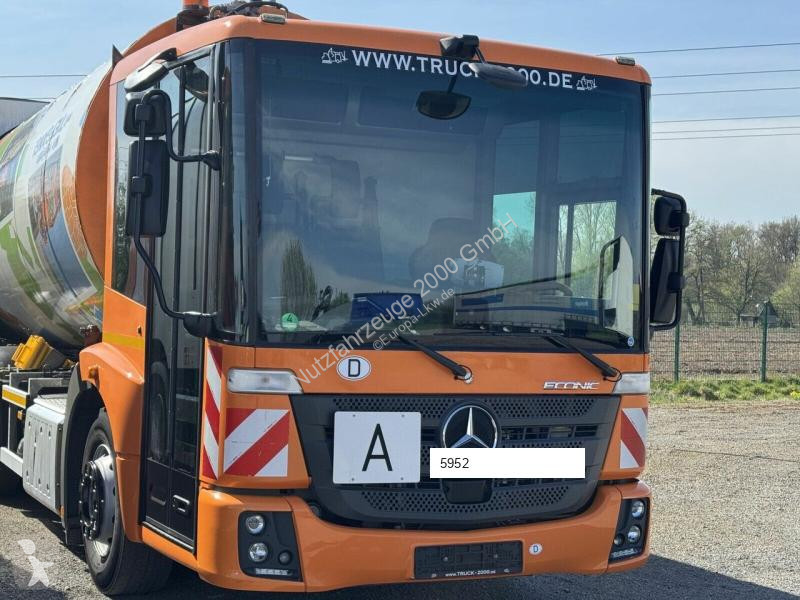 Silniční stroje Mercedes Schüttung System 2301