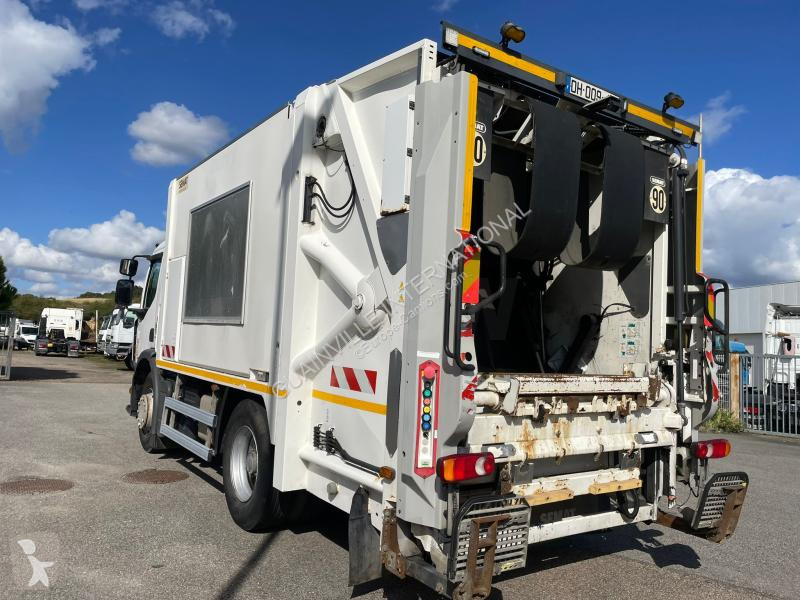 Veicolo per la pulizia delle strade Renault 270...