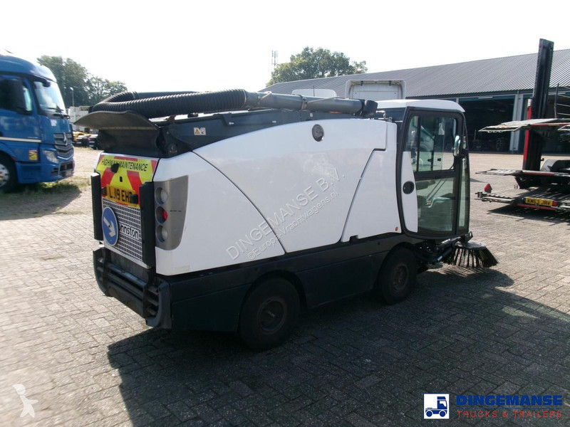 آلة لصيانة الطرق Johnston compact street sweeper