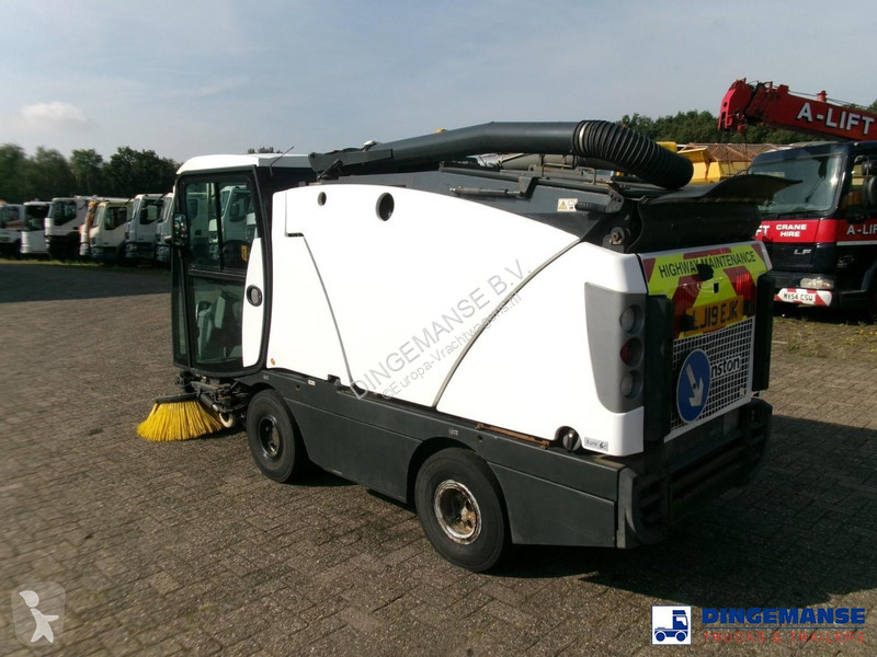 آلة لصيانة الطرق Johnston compact street sweeper
