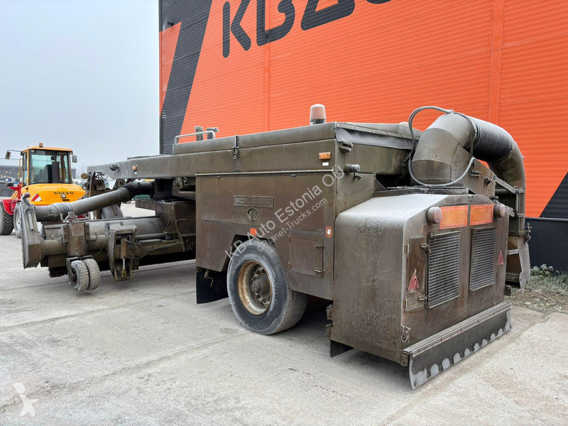 آلة لصيانة الطرق  P17FV BROOM / BLOWER / 3053...