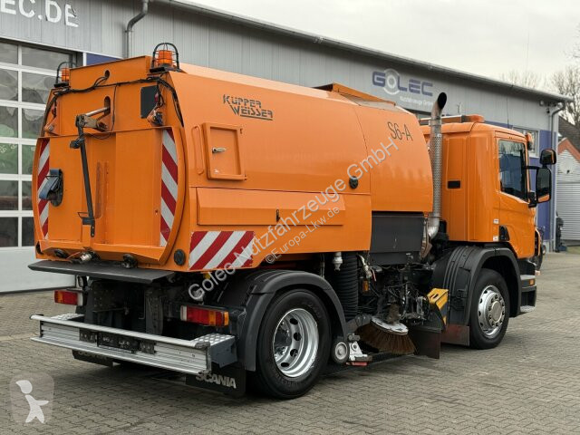 آلة لصيانة الطرق Scania P230 Kehrmaschine...