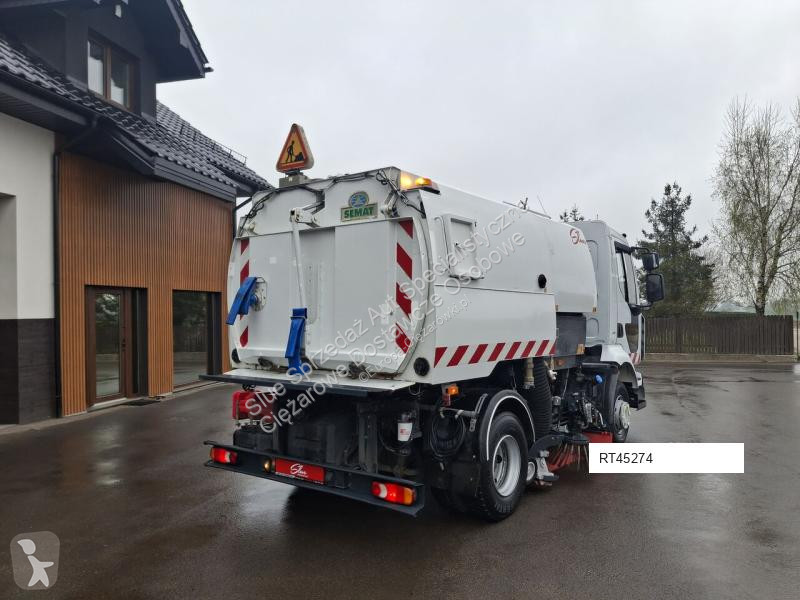 آلة لصيانة الطرق Renault 220 Zamiatarka...
