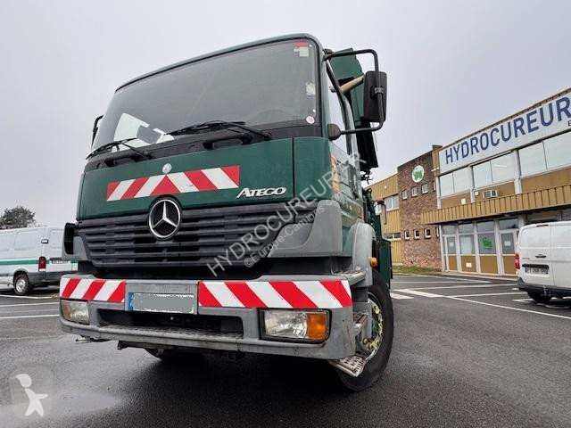 آلة لصيانة الطرق Mercedes 1828