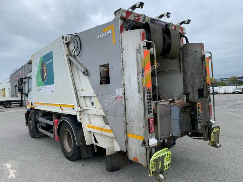 آلة لصيانة الطرق Iveco