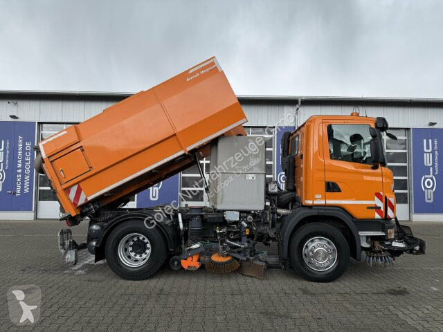 آلة لصيانة الطرق Scania G230 Kehrmaschine...