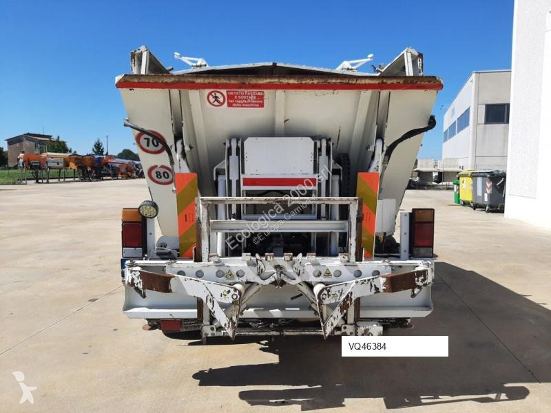 آلة لصيانة الطرق Isuzu NPR75