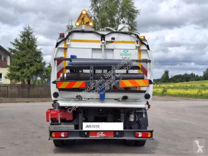 آلة لصيانة الطرق Renault 220
