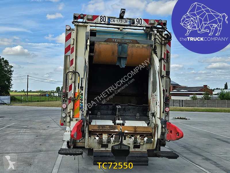 Engin de voirie Renault 270