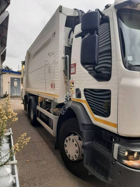 آلة لصيانة الطرق Renault