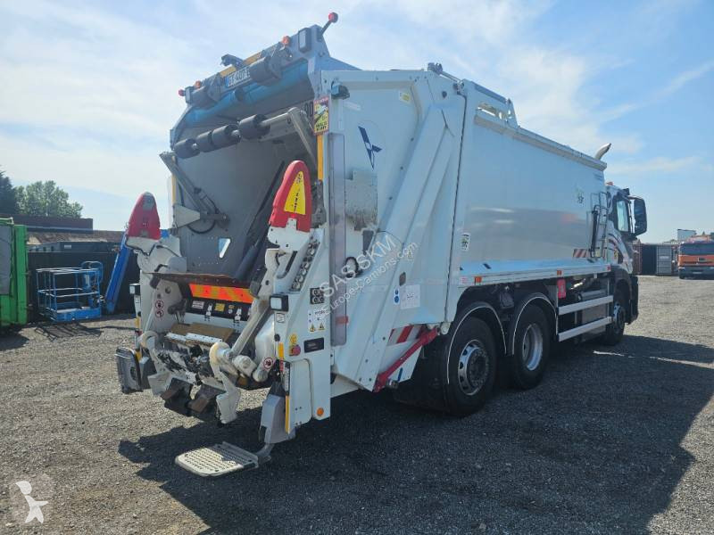 آلة لصيانة الطرق Iveco