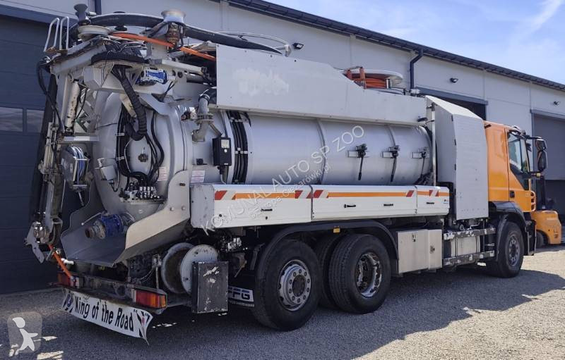 آلة لصيانة الطرق Iveco