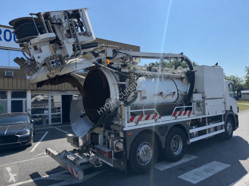 آلة لصيانة الطرق Scania 360 B P