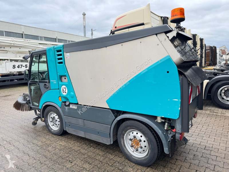آلة لصيانة الطرق Hako 2200 Sweeper Kehrmaschine