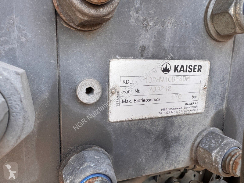 آلة لصيانة الطرق Mercedes 3241 8X4 Kaiser Saug...