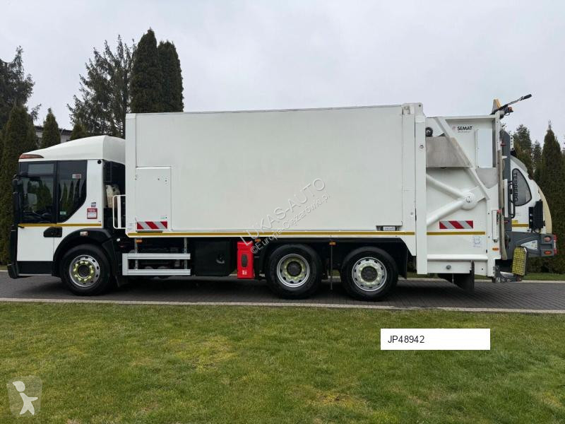 آلة لصيانة الطرق Renault D26