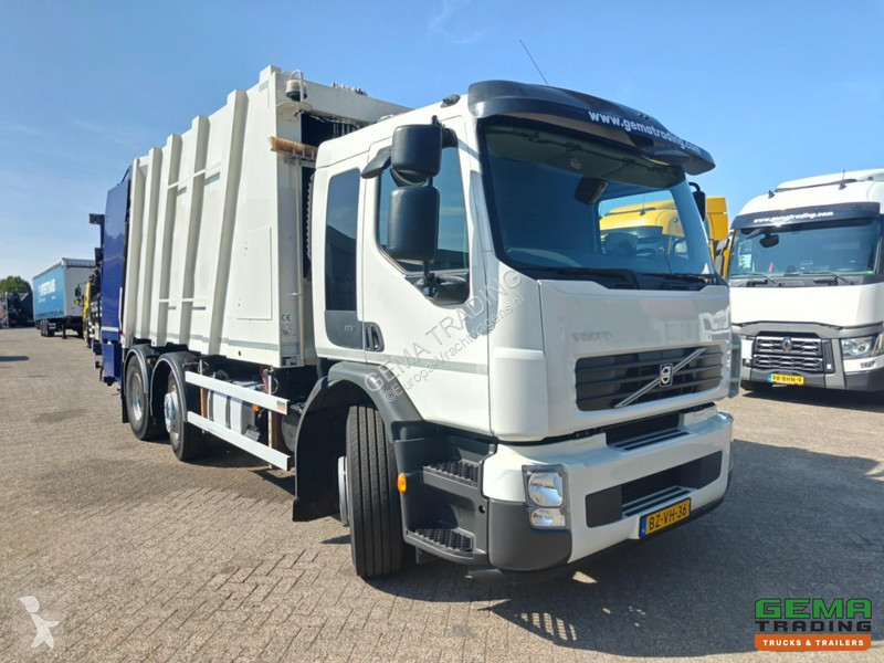 آلة لصيانة الطرق Volvo 250 6x2/4 DayCab...
