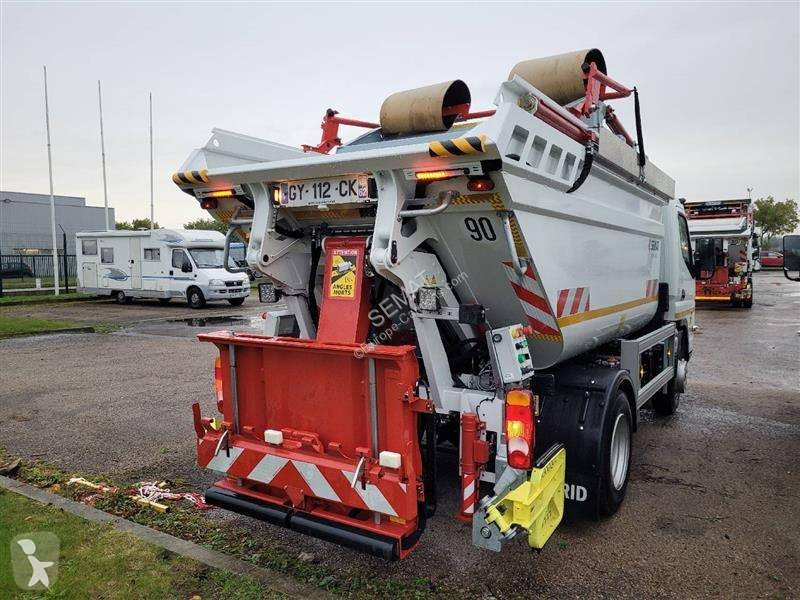Engin de voirie Mitsubishi Fuso