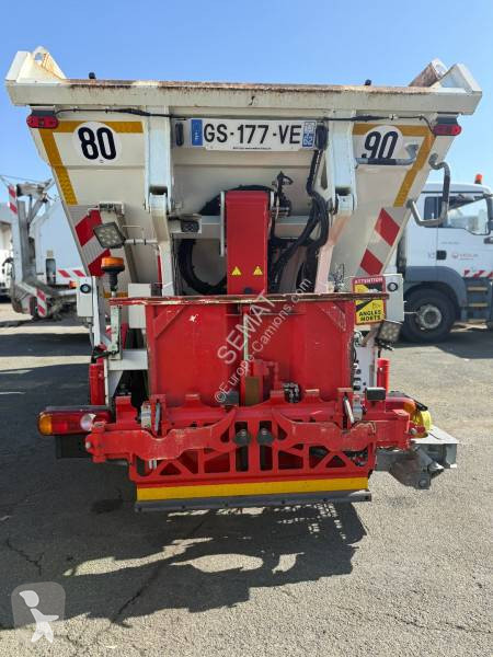Engin de voirie Mitsubishi Fuso