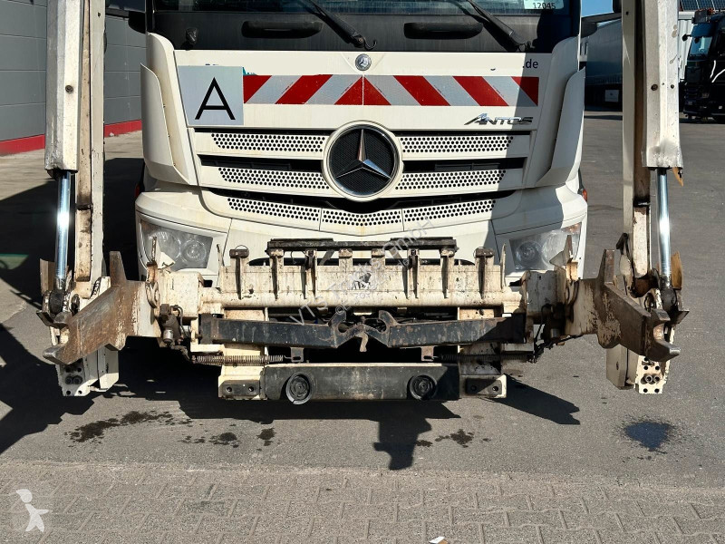Engin de voirie Mercedes 2533 6x2 FAUN...