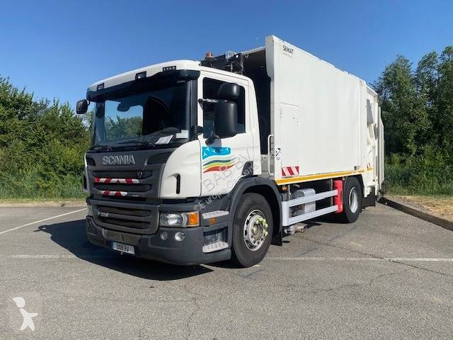 آلة لصيانة الطرق Scania