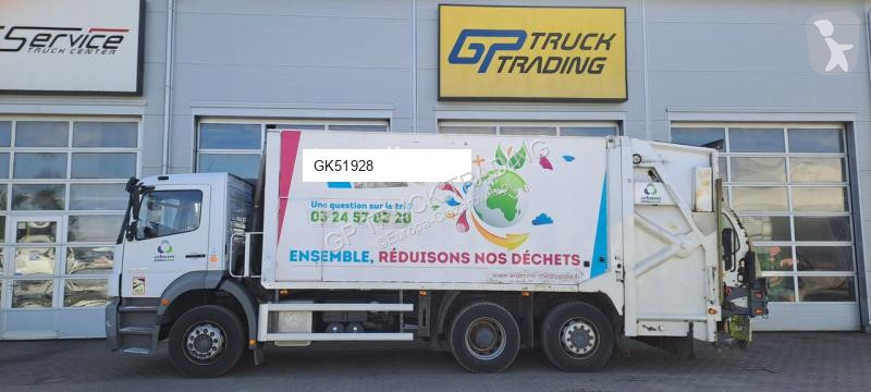 Engin de voirie Mercedes 2529