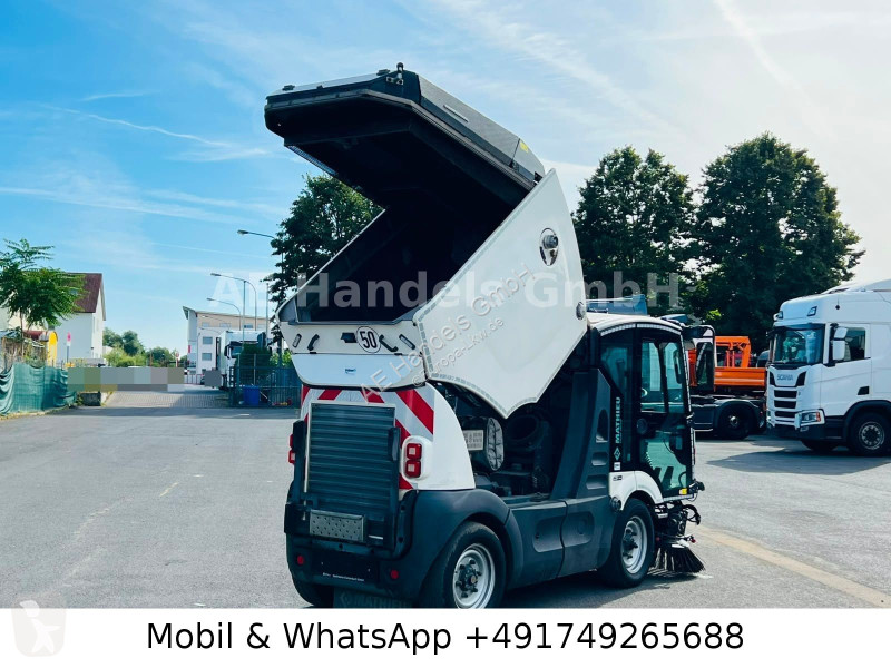 Engin de voirie  Mathieu Azura Flex MC210...