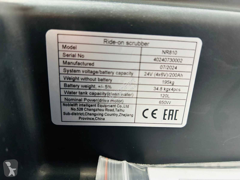 Vehículo de limpieza viaria  NR810