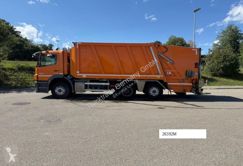 Vehículo de limpieza viaria Mercedes 602 1833