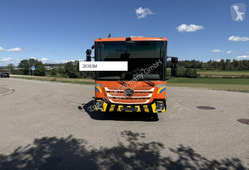 Silniční stroje Mercedes 2635