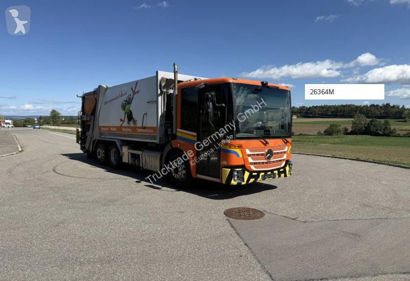 Vehículo de limpieza viaria Mercedes 602 2635