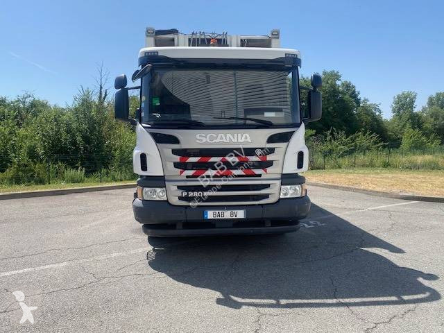 Vehículo de limpieza viaria Scania 280