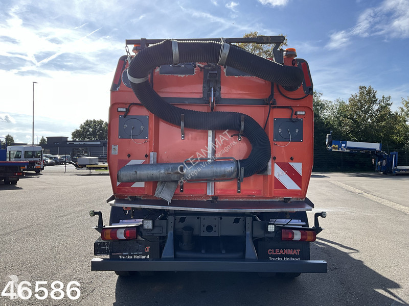 Útfenntartó-és-karbantartógép Mercedes 1321...