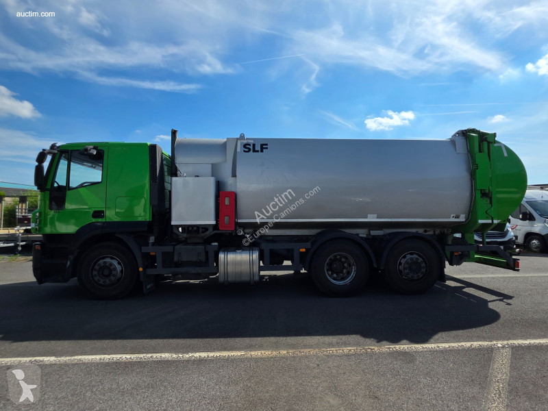 Vehículo de limpieza viaria Iveco 2y3c