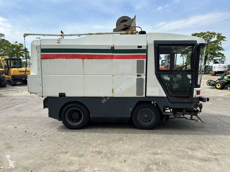 Коммунальная техника  Ravo 5002