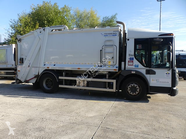 Vehículo de limpieza viaria Renault D19