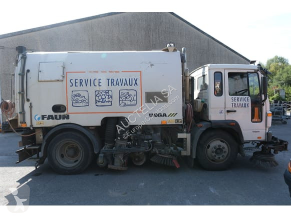 آلة لصيانة الطرق Volvo FL6 14