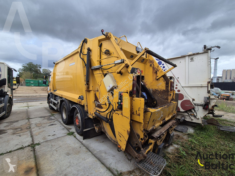Engin de voirie Volvo 340