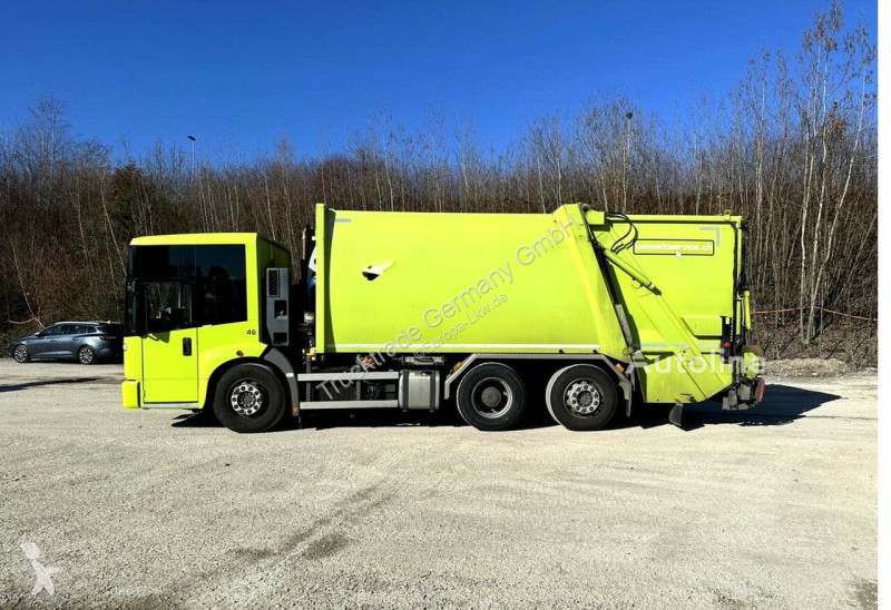 Engin de voirie Mercedes MB 2635 Variopress...