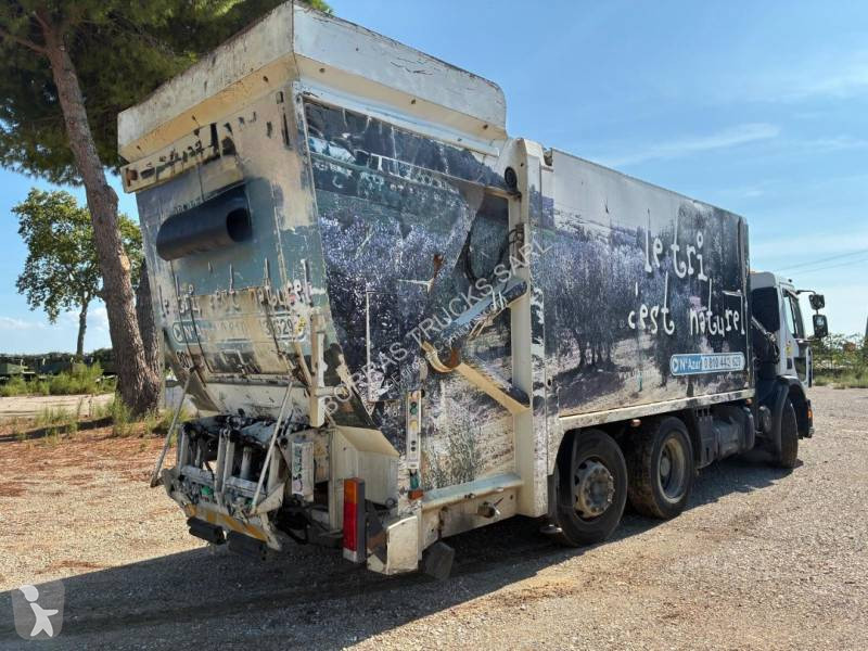 آلة لصيانة الطرق Renault 320 DXI