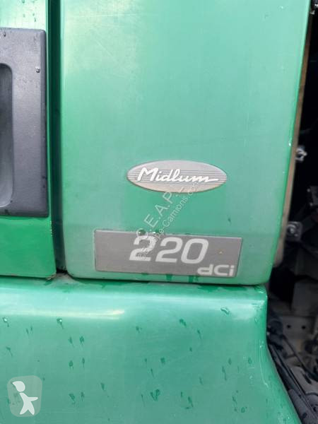 آلة لصيانة الطرق Renault 220 DCI
