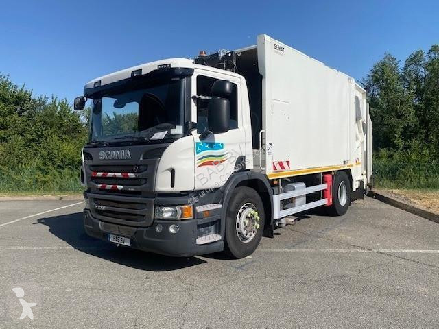 Engin de voirie Scania 320