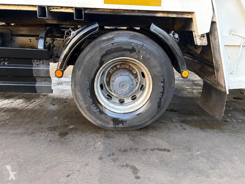 Vehículo de limpieza viaria Mercedes SK 1824 -...